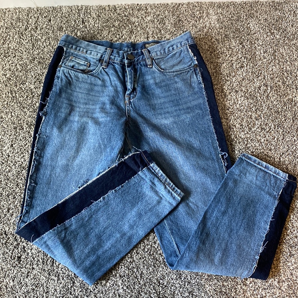 [BLANK NYC] Crop Girlfriend Frayed Medium Wash Jeans size 27